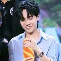 ba với mẹ của Hùng