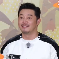 Sa Dật - 32 tuổi