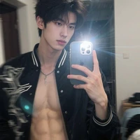 nam chính : tên  Mặc Tử Đình