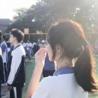 Trần Kim Linh ( Bạn thân lớp trưởng )