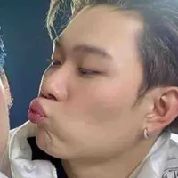 Tác giả cư tê🐝💗