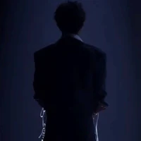 Tgia là ai ?? T kco quen.