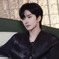 hoa vịnh chủ tập đoàn x holding Enigma E