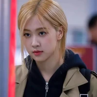 Park Chaeyoung (Rosé/Em)