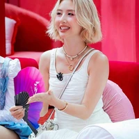 phí Quỳnh Anh - shyn