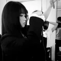 Nguyễn Lê Ngọc ánh sáng - aza