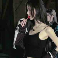 Chị cả của cô