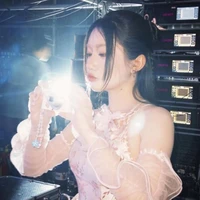 Khương Hoàn Mỹ (orange) 