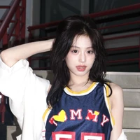 Ahyeon [ nàng ]