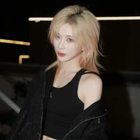 Trịnh Đan Ny - chị nàng