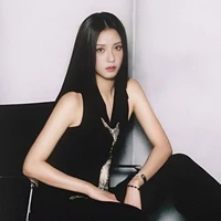 Kim Jisoo [ Chị ]