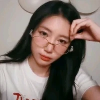 Khương Hoàng Mỹ-Cam