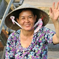 Nguyễn Thị Năm [bà ngoại cô]