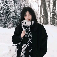 Vương Dịch • Nàng
