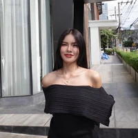 Aoom Thaweeporn Phingchamrat.