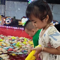 thanh Thúy ( còn nhỏ)