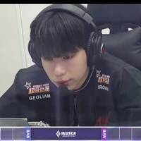 tgia gu tuyển thủ