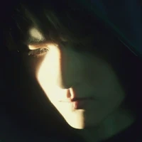 Nhân Vật Bí Ẩn