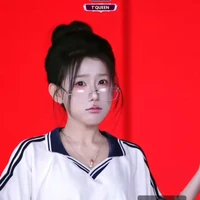 Yiyi_nàng