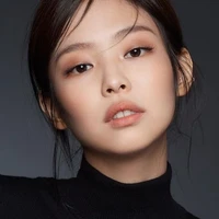 Kim Jennie: Em