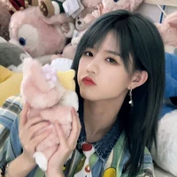 Bách Hân Dư ( cô )