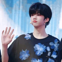 Trương Hàm Thụy[T]