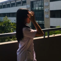 Tỵ ( vừa là tgia vừa là ng đẹp)