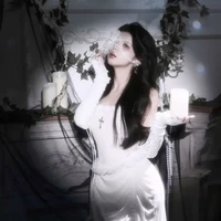 Lục Hoàng Gia Linh