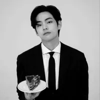 [Hắn] • Kim TaeHyung.