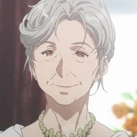 Bà nội Becky ( Alin)