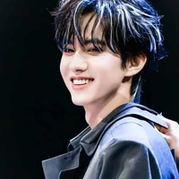 Lưu Hiên Thừa 18 tuổi ( em)