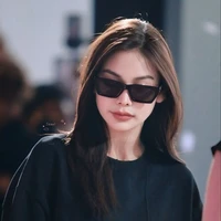 Engfa Waraha(bạn cô)