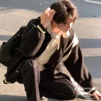 bi (anh hai của thư)