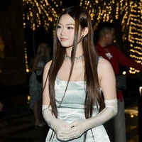 Nguyễn Lê Ngọc Ánh Sáng - Aza