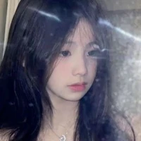 Hoàng Thùy Linh (nu9)