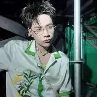 Lê Quang Hùng ( phone)