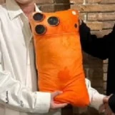 Ai phôn mười bảy bờ rồ mắc màu cam 📱