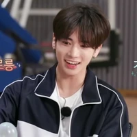 taehyun- hắn