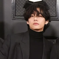 Kim Taehyung - hắn