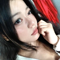 Ech Éch – em gái của Bank