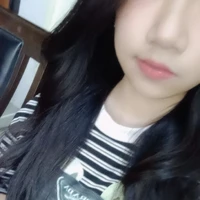 tác giả còn trẻ