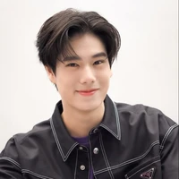 Phuwin Tang ( em)