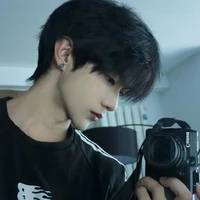 hoàng gia khánh(nam9)