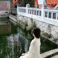 con lụa (gia nhân)