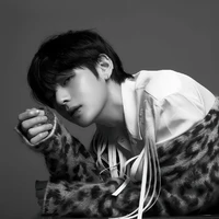 Kim Taehyung •hắn•