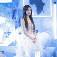 Viên Nhất Kỳ-nàng