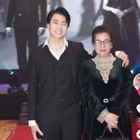 Mẹ Karik