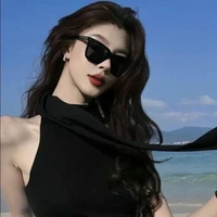 Lê Thị Nghĩa (mẹ anh)