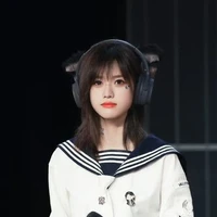 Bách Hân Dư - cô