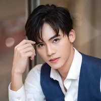 Fluke( bạn thân cô)